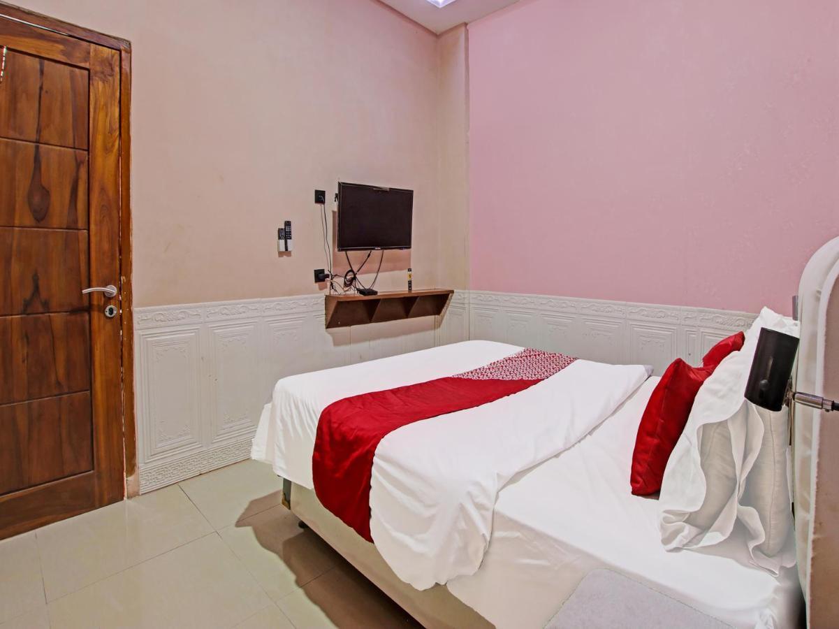Oyo 91490 Hotel Rumah Kita Cirebon Zewnętrze zdjęcie